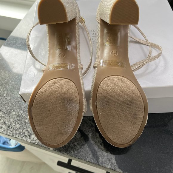 Shoes - Picture 5 of 5